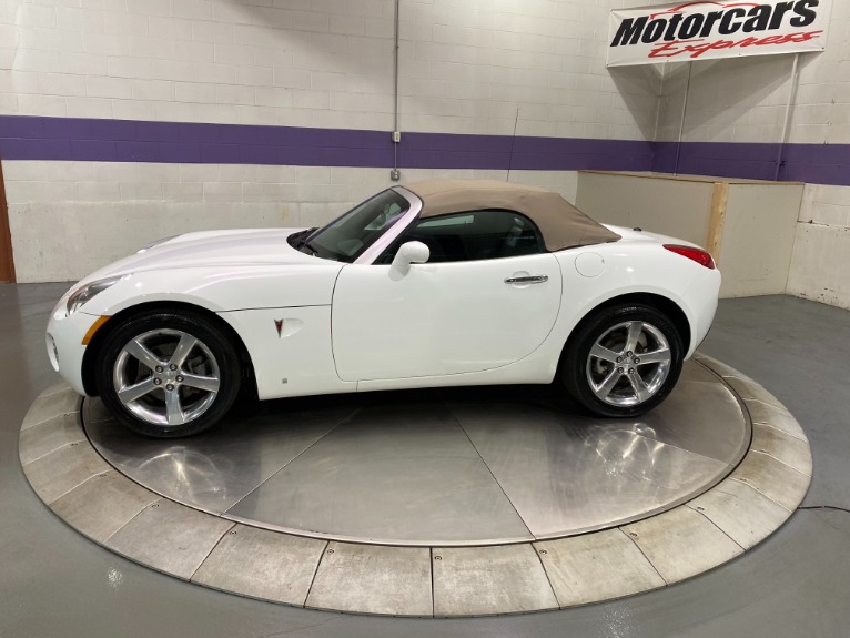 Used-2007-Pontiac-Solstice-Convertible-RWD