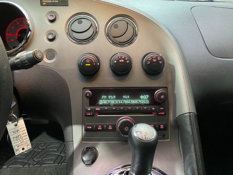 Used-2007-Pontiac-Solstice-Convertible-RWD