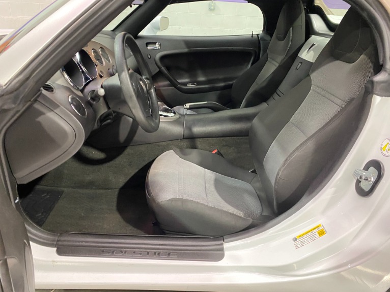 Used-2007-Pontiac-Solstice-Convertible-RWD