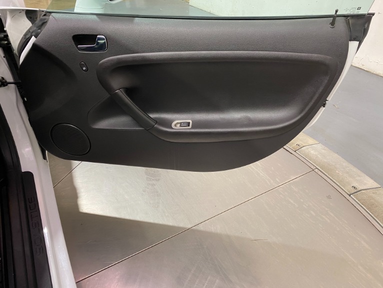 Used-2007-Pontiac-Solstice-Convertible-RWD