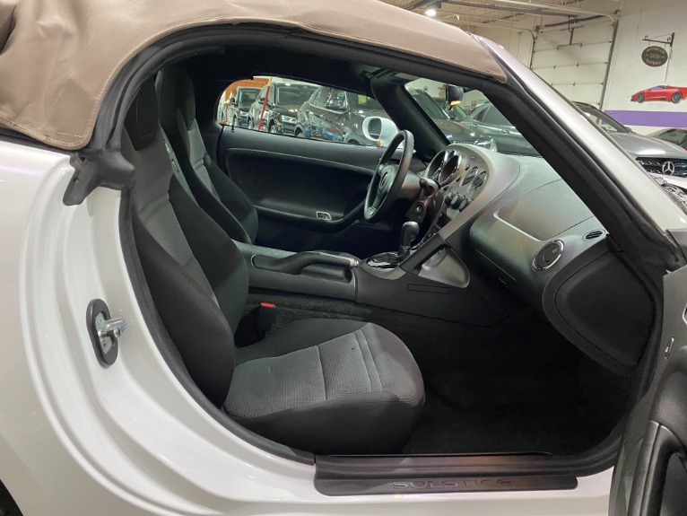 Used-2007-Pontiac-Solstice-Convertible-RWD