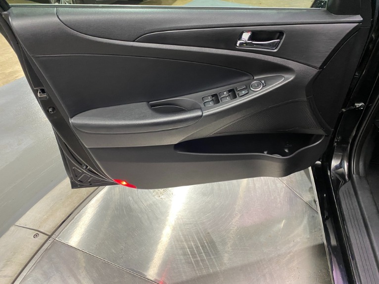 Used-2012-Hyundai-Sonata-Limited-FWD