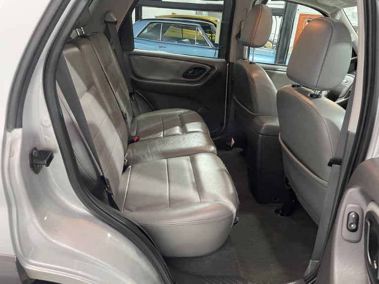 Used-2005-Ford-Escape-XLT-AWD