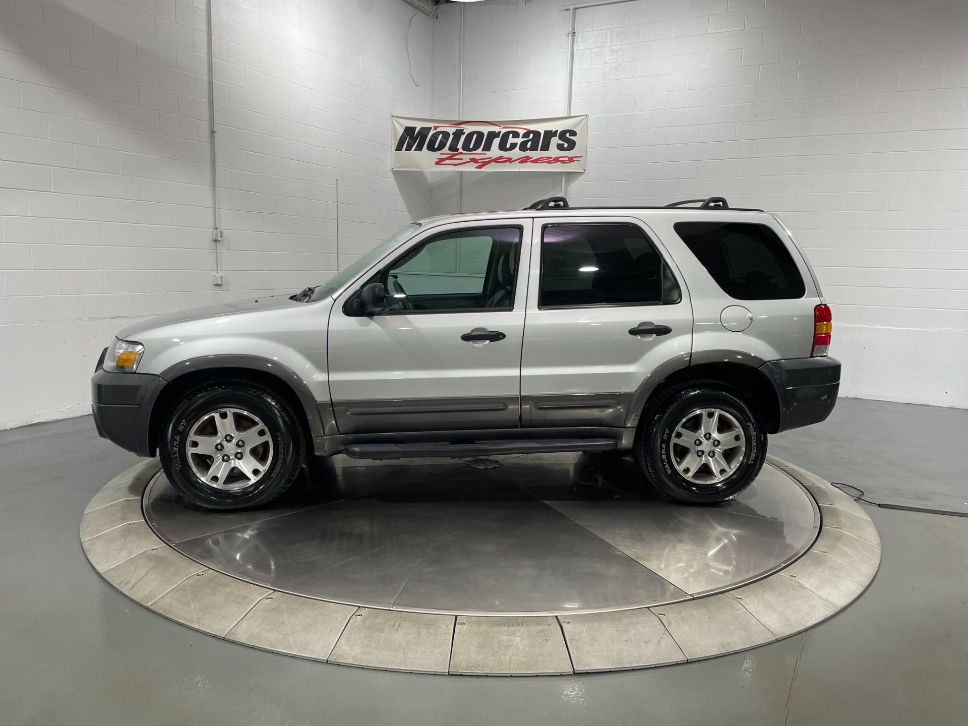 Used-2005-Ford-Escape-XLT-AWD