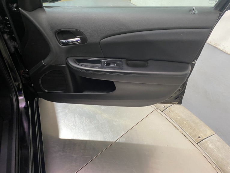 Used-2014-Chrysler-200-LX-FWD
