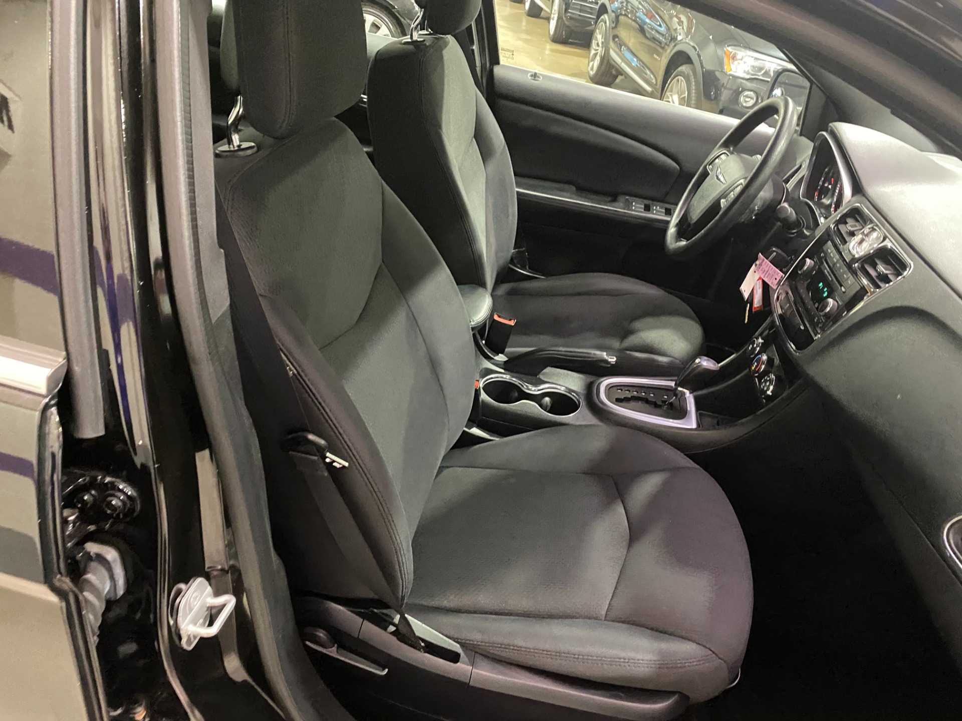 Used-2014-Chrysler-200-LX-FWD
