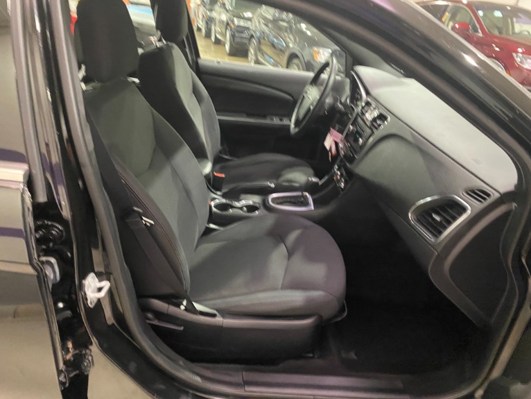 Used-2014-Chrysler-200-LX-FWD