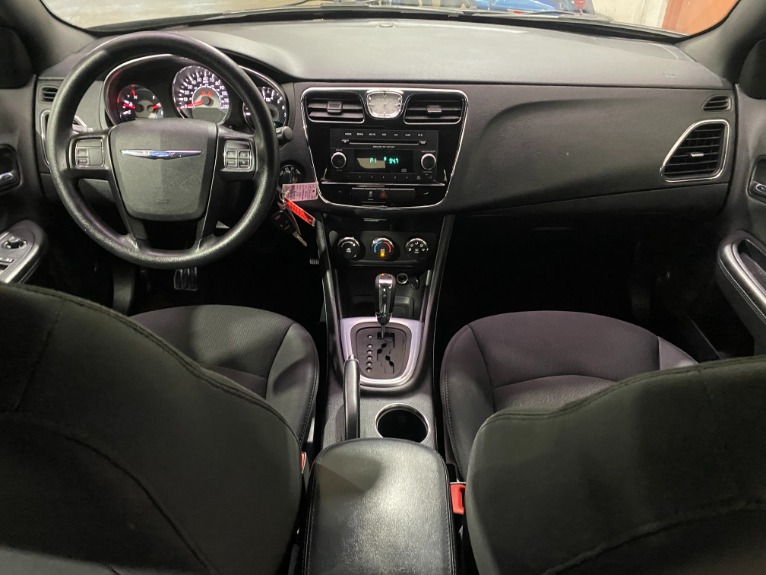 Used-2014-Chrysler-200-LX-FWD
