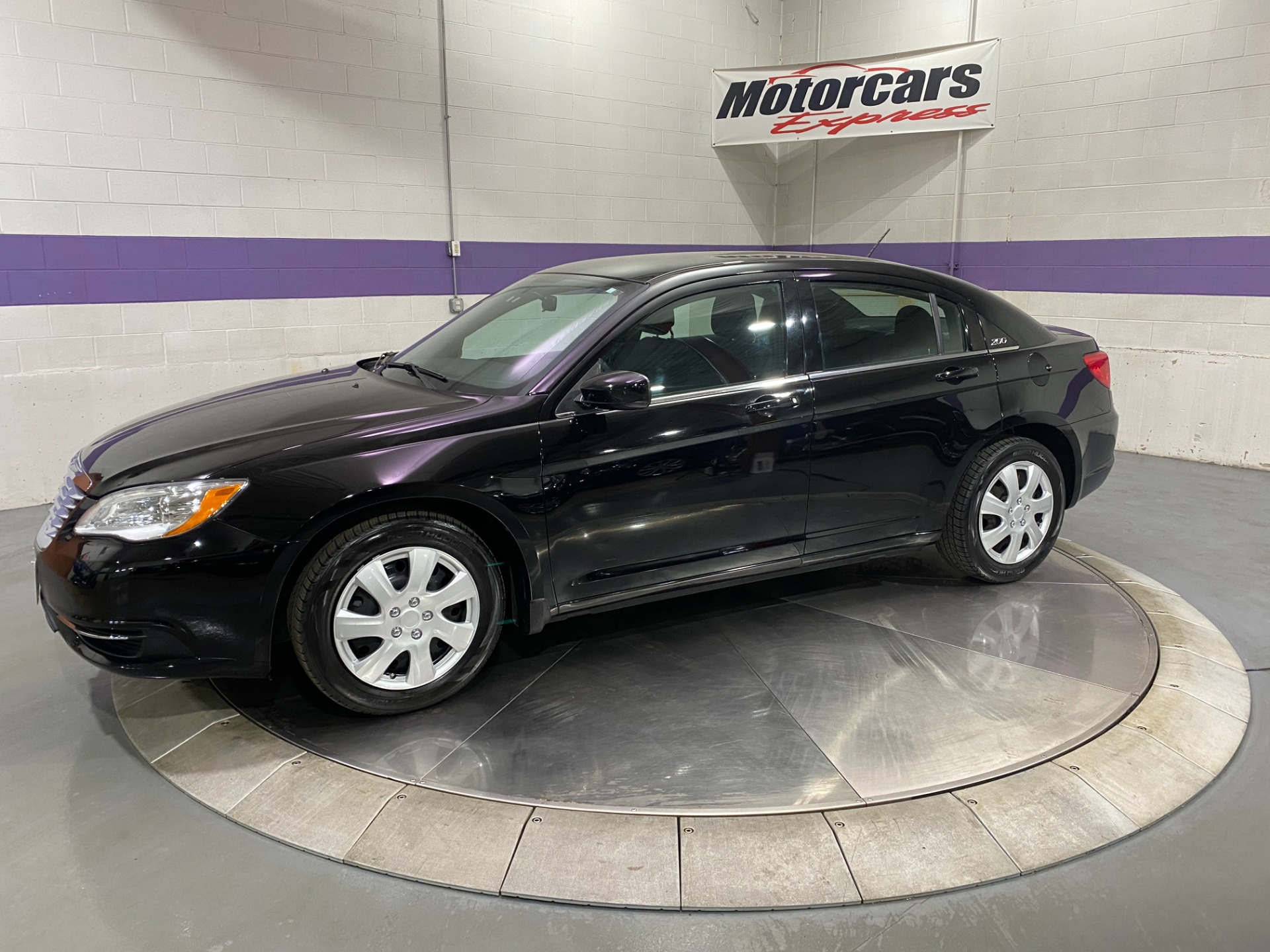 Used-2014-Chrysler-200-LX-FWD