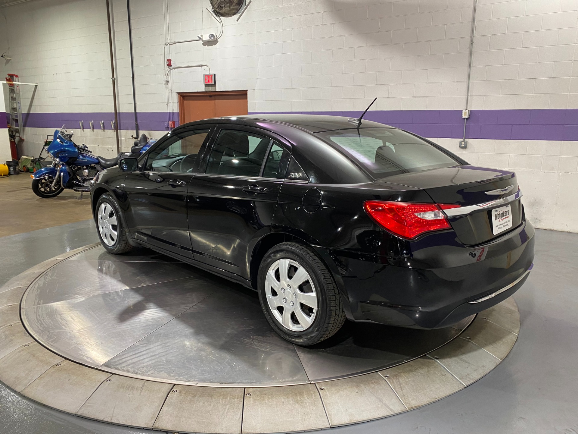 Used-2014-Chrysler-200-LX-FWD