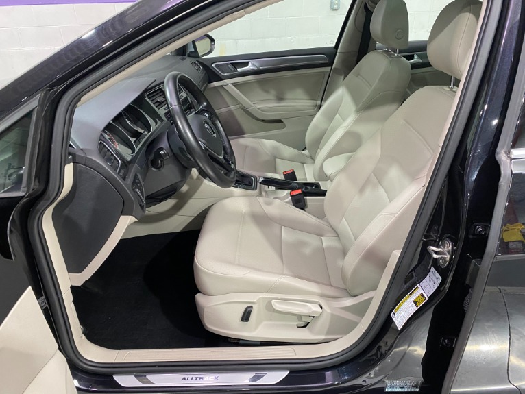 Used-2018-Volkswagen-Golf-Alltrack-TSI-SE-4Motion
