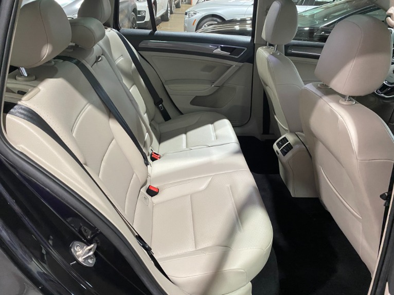 Used-2018-Volkswagen-Golf-Alltrack-TSI-SE-4Motion