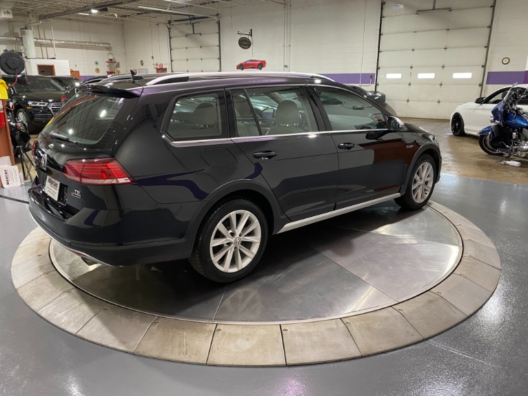 Used-2018-Volkswagen-Golf-Alltrack-TSI-SE-4Motion