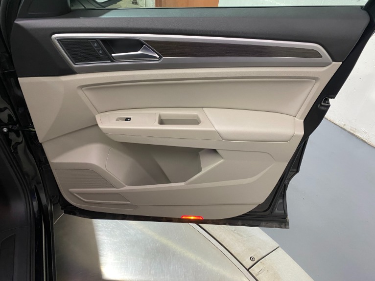 Used-2018-Volkswagen-Atlas-V6-SE-4Motion