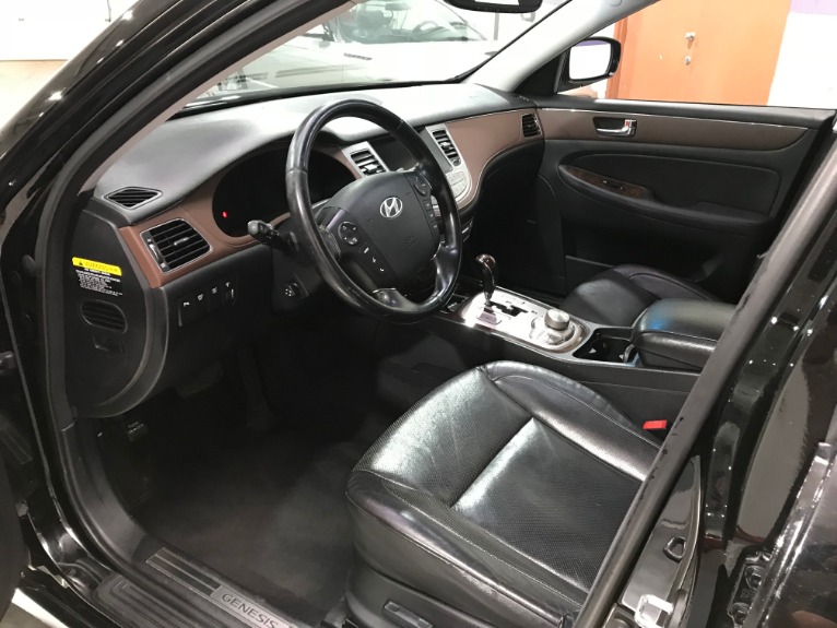Used-2009-Hyundai-Genesis-38L-V6