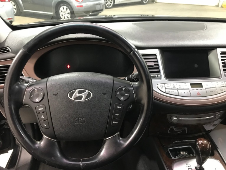 Used-2009-Hyundai-Genesis-38L-V6