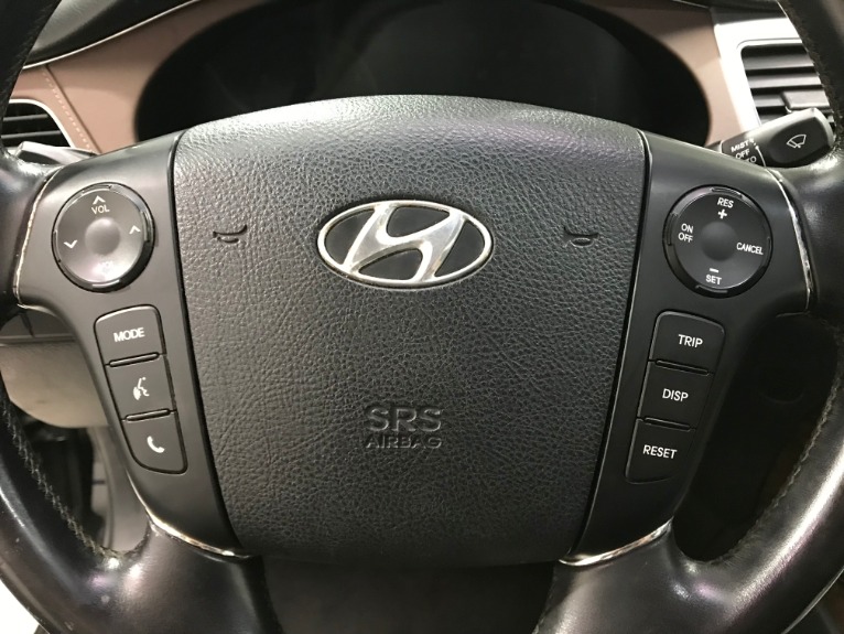 Used-2009-Hyundai-Genesis-38L-V6