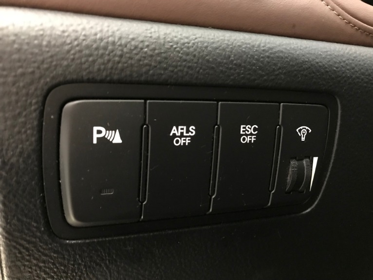 Used-2009-Hyundai-Genesis-38L-V6