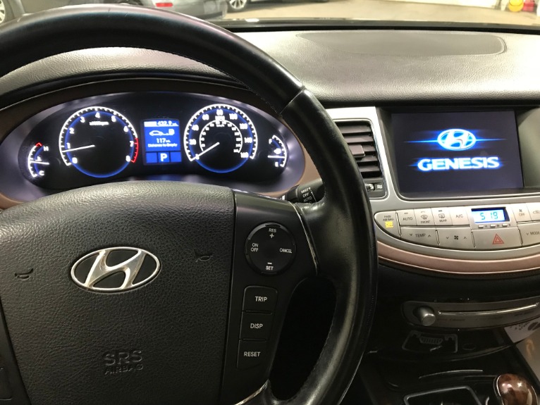 Used-2009-Hyundai-Genesis-38L-V6