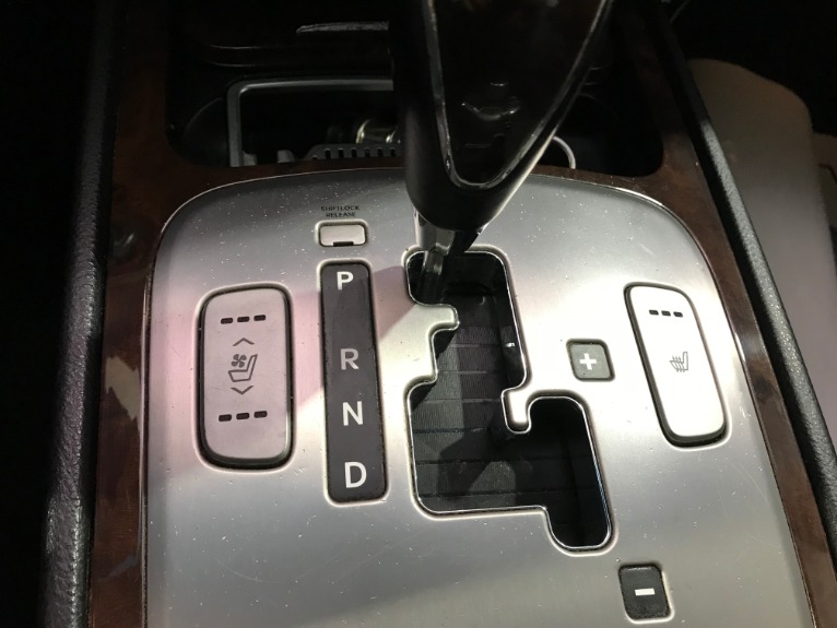 Used-2009-Hyundai-Genesis-38L-V6