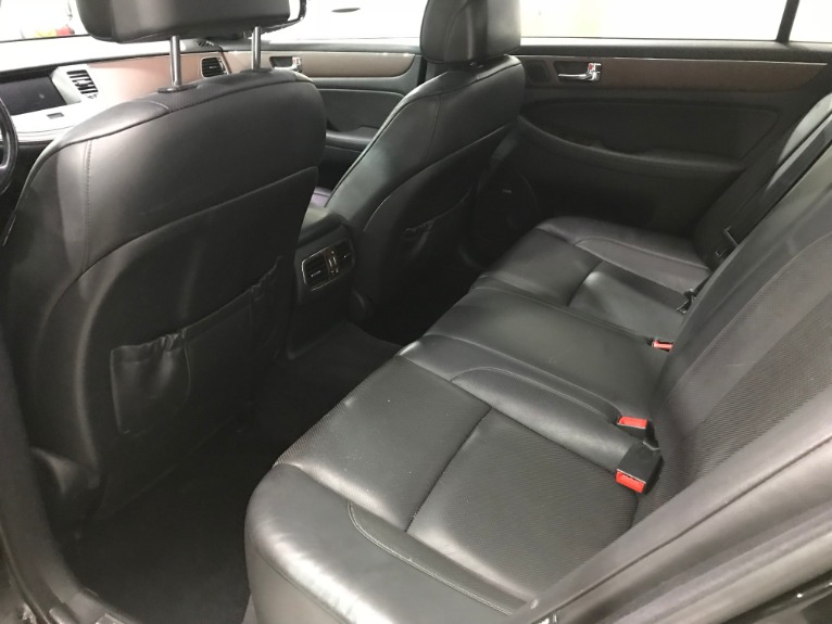 Used-2009-Hyundai-Genesis-38L-V6