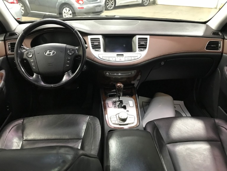 Used-2009-Hyundai-Genesis-38L-V6