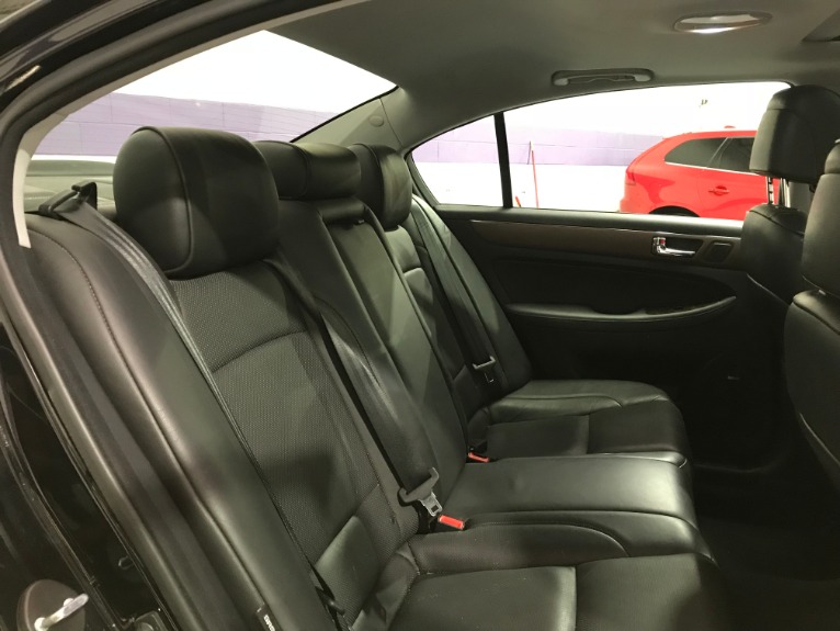 Used-2009-Hyundai-Genesis-38L-V6