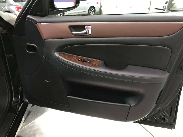 Used-2009-Hyundai-Genesis-38L-V6