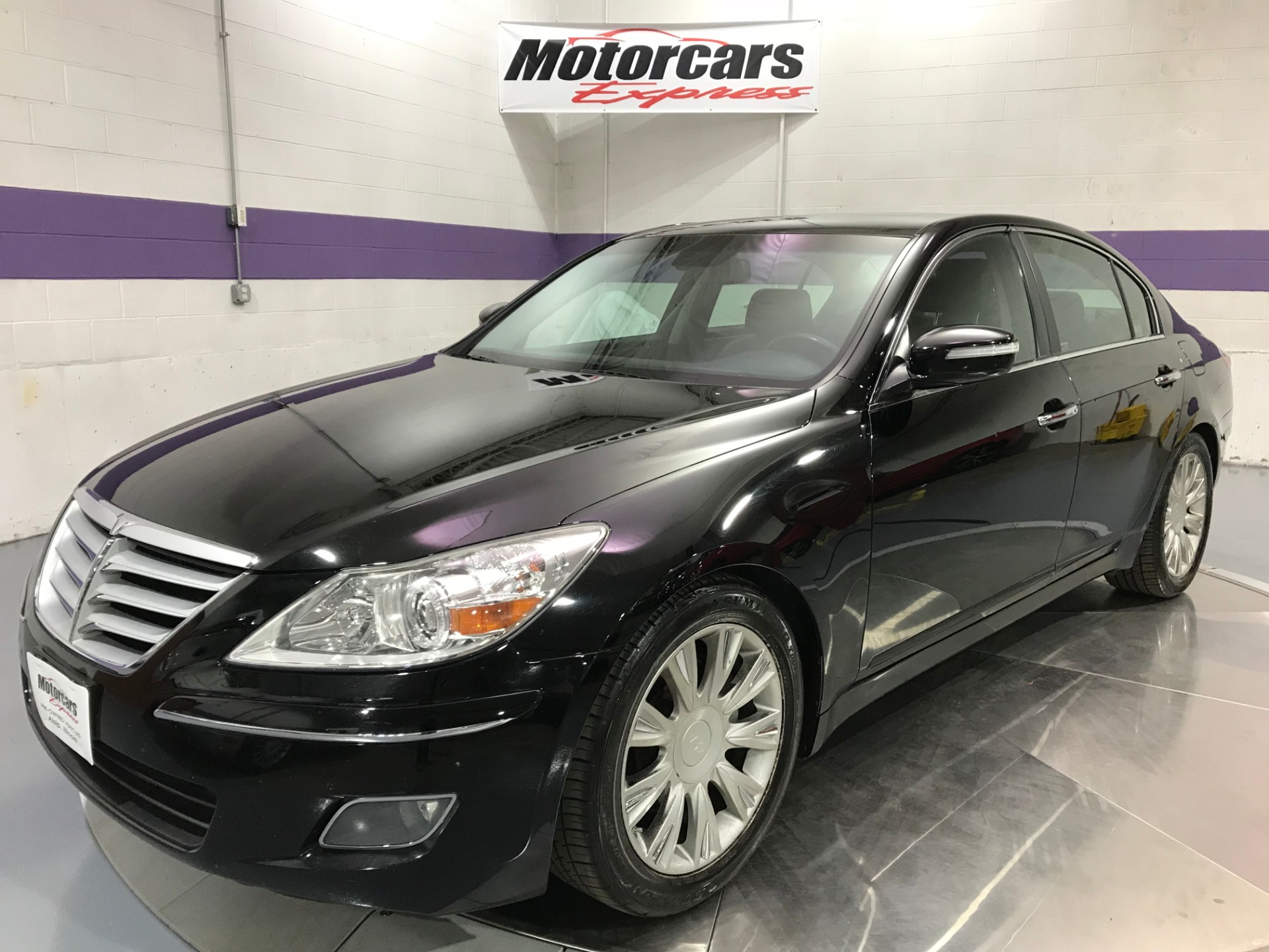 Used-2009-Hyundai-Genesis-38L-V6