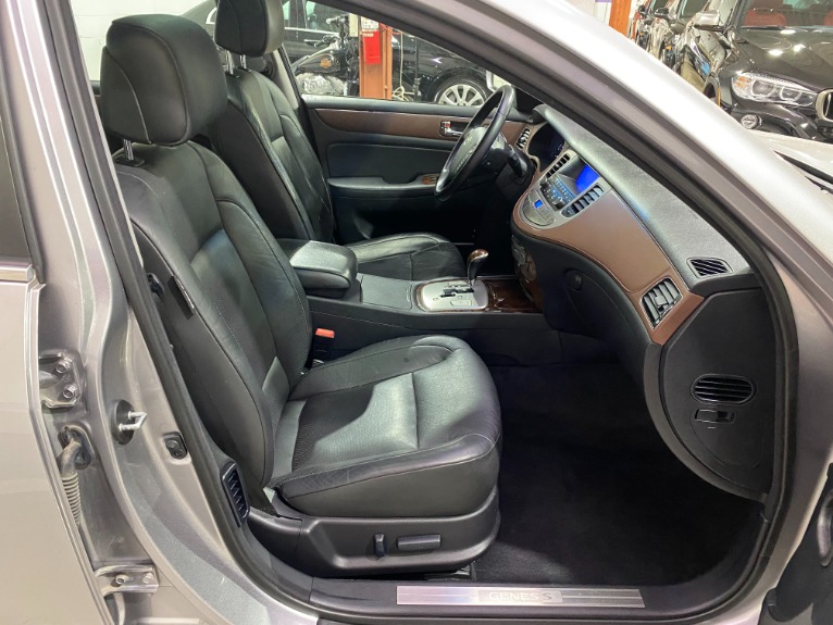 Used-2009-Hyundai-Genesis-38L-V6-RWD