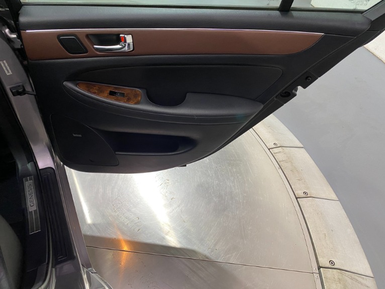 Used-2009-Hyundai-Genesis-38L-V6-RWD