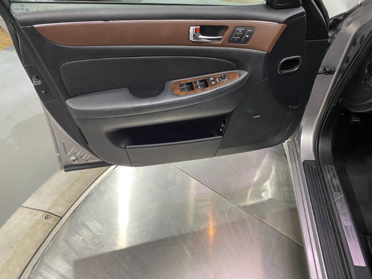 Used-2009-Hyundai-Genesis-38L-V6-RWD