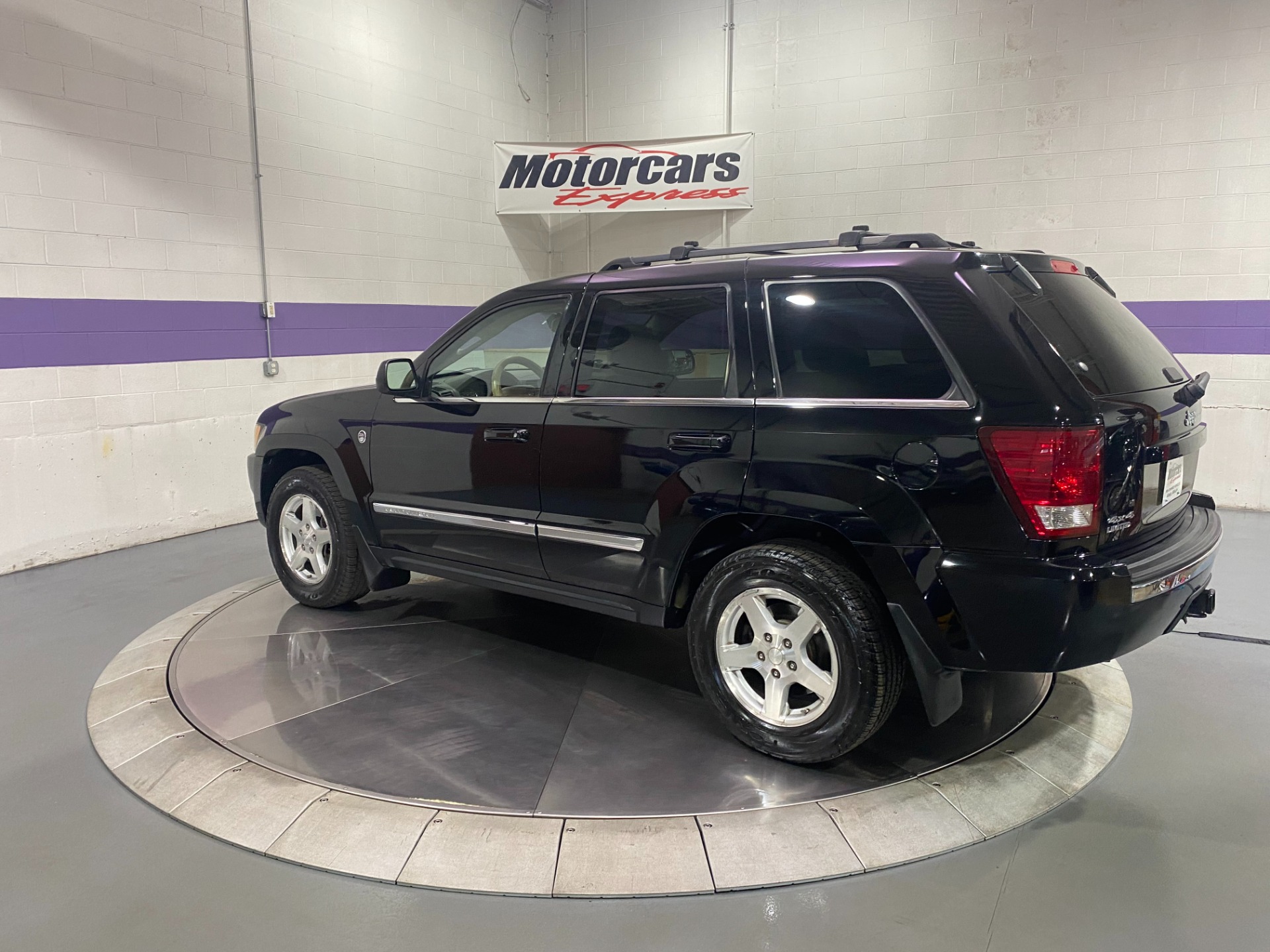 Used-2007-Jeep-Grand-Cherokee-Limited-4X4