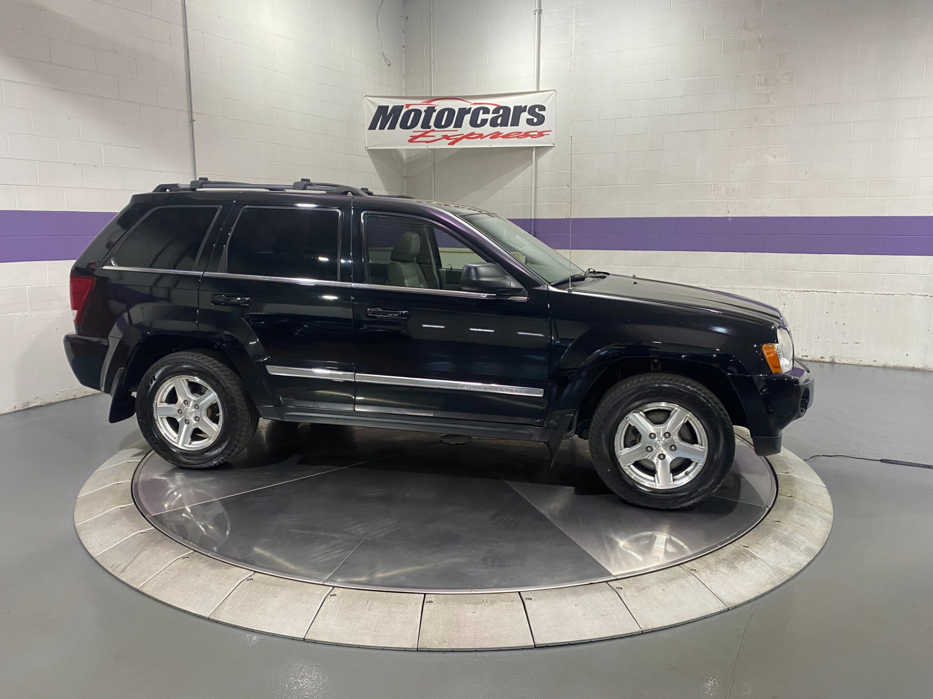 Used-2007-Jeep-Grand-Cherokee-Limited-4X4