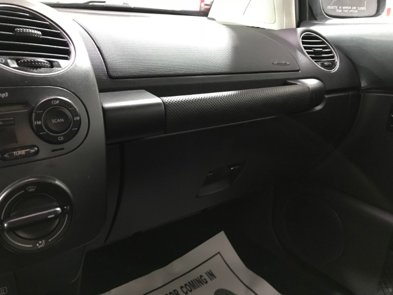 Used-2008-Volkswagen-New-Beetle-S