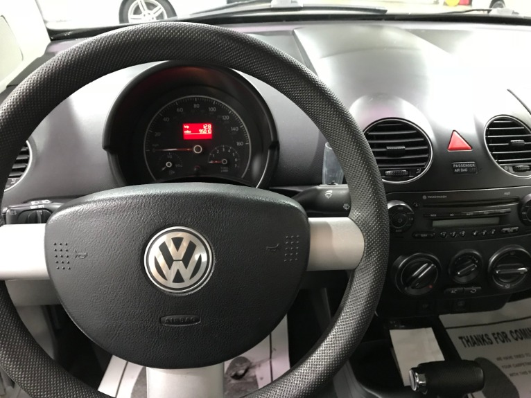 Used-2008-Volkswagen-New-Beetle-S