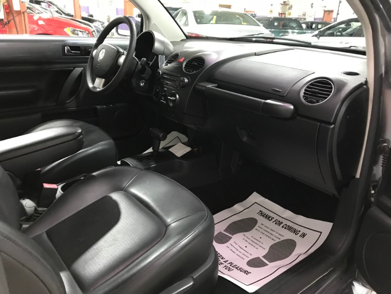 Used-2008-Volkswagen-New-Beetle-S