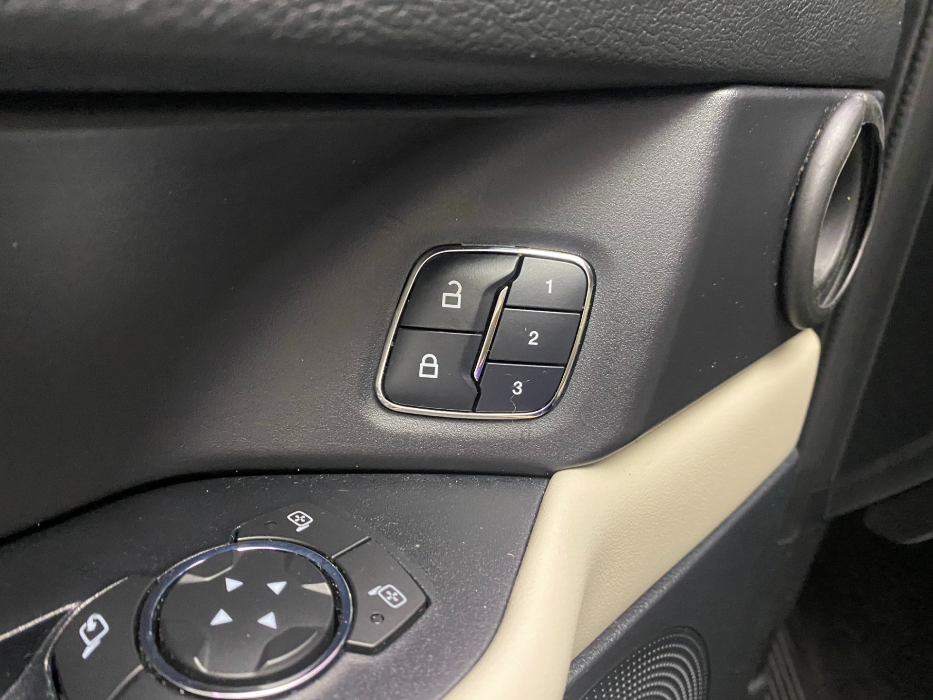 Used-2018-Ford-Expedition-Platinum-4X4