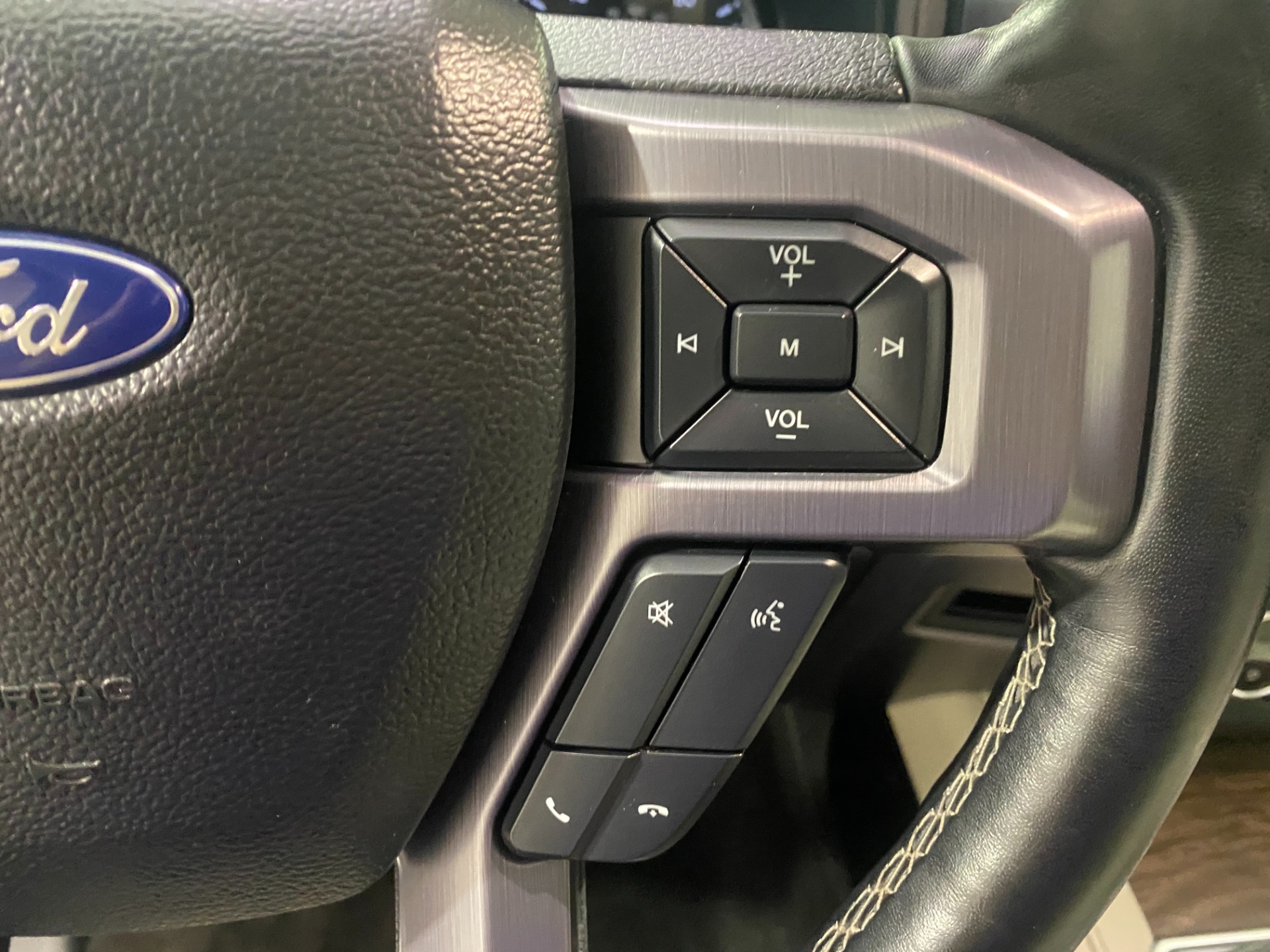 Used-2018-Ford-Expedition-Platinum-4X4