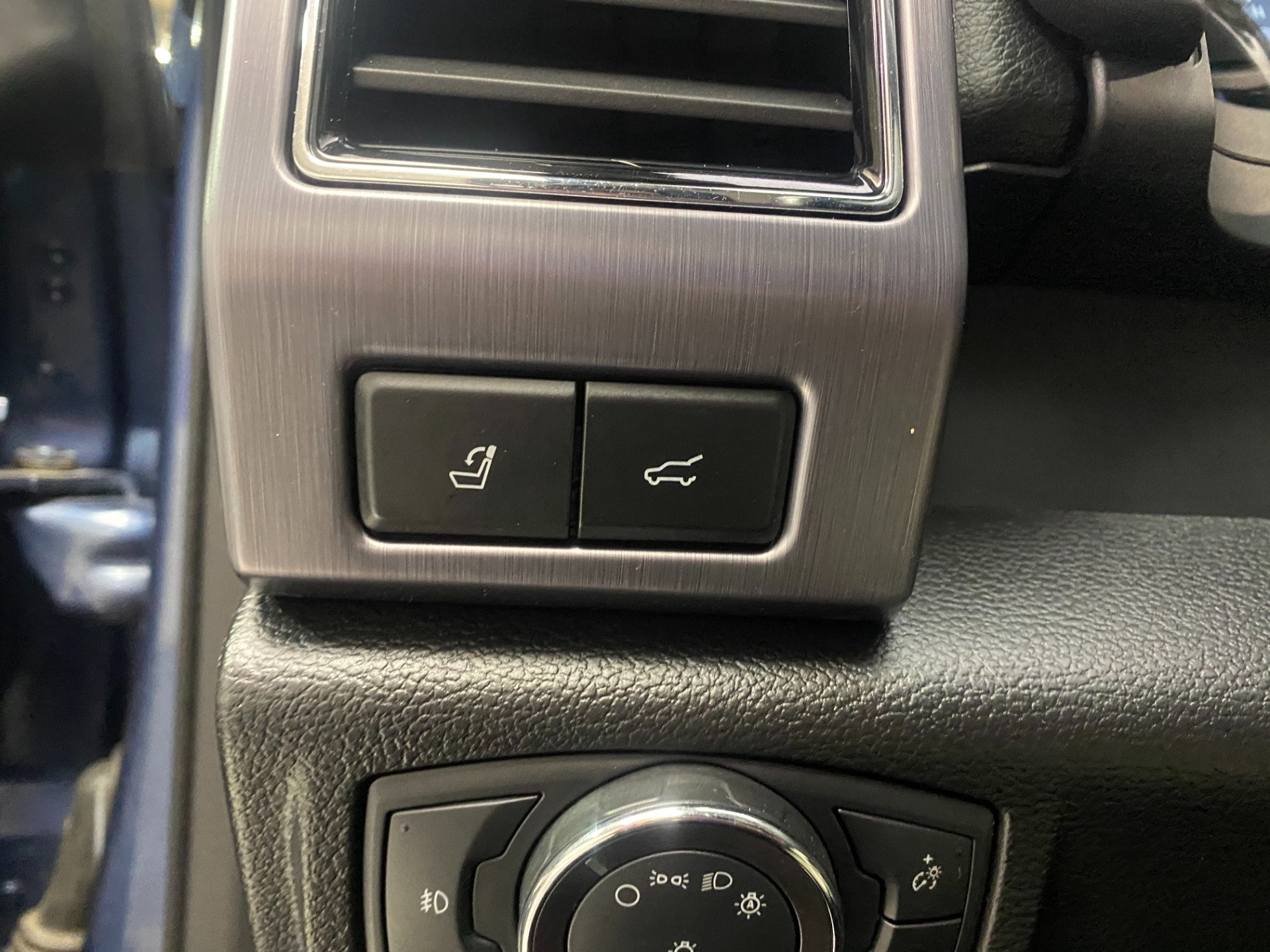 Used-2018-Ford-Expedition-Platinum-4X4