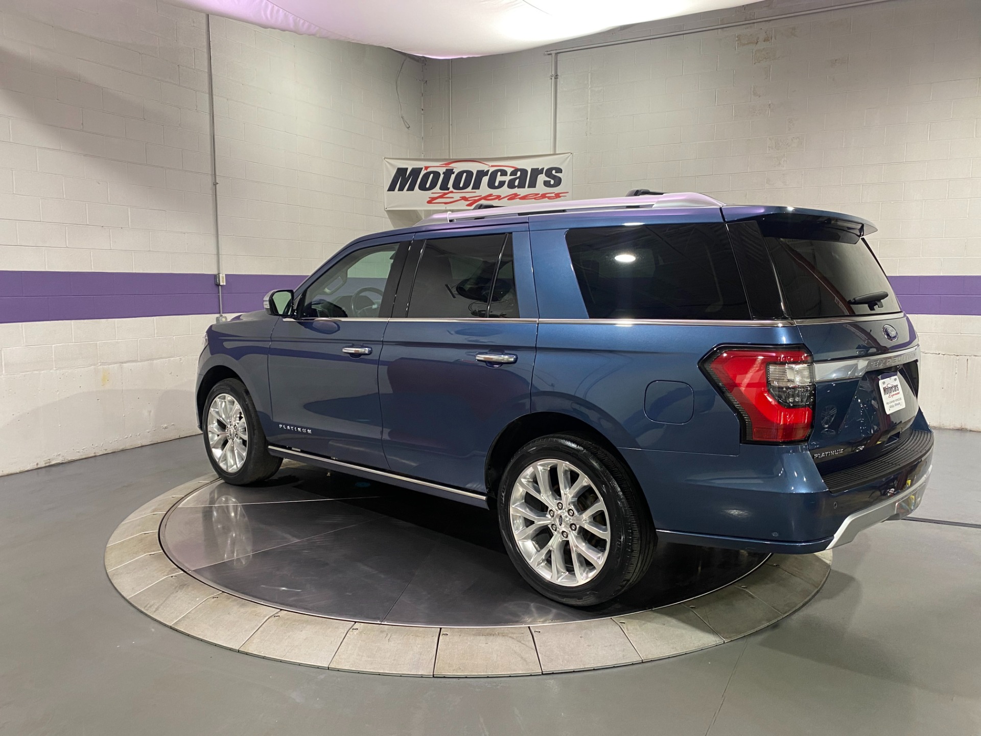 Used-2018-Ford-Expedition-Platinum-4X4
