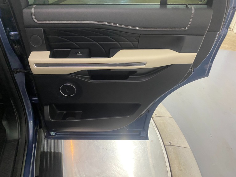 Used-2018-Ford-Expedition-Platinum-4X4