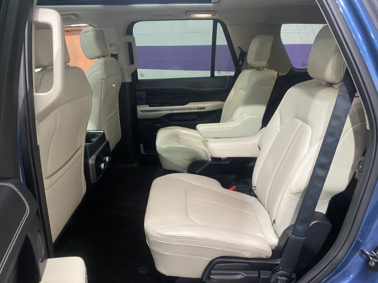 Used-2018-Ford-Expedition-Platinum-4X4