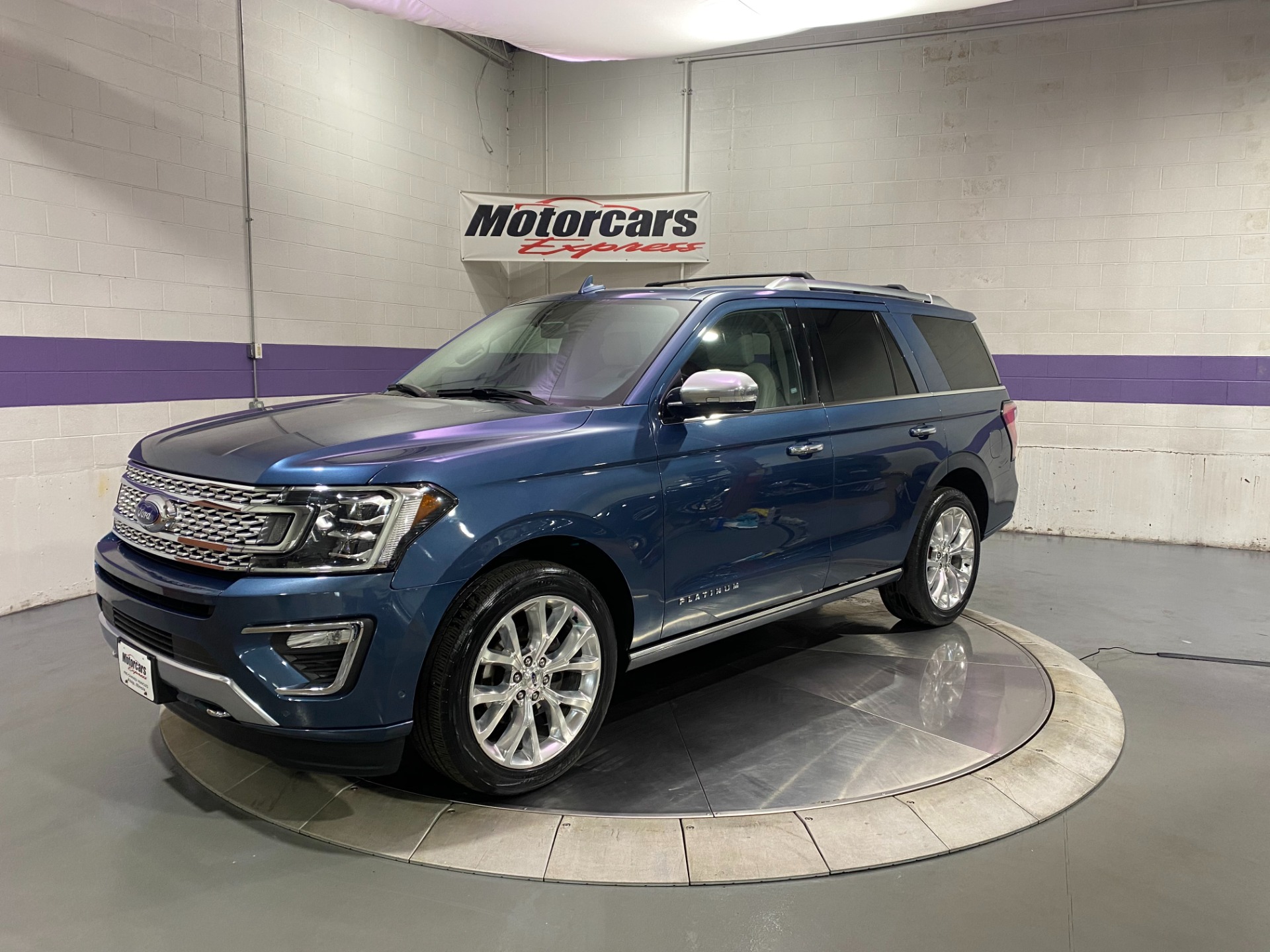 Used-2018-Ford-Expedition-Platinum-4X4