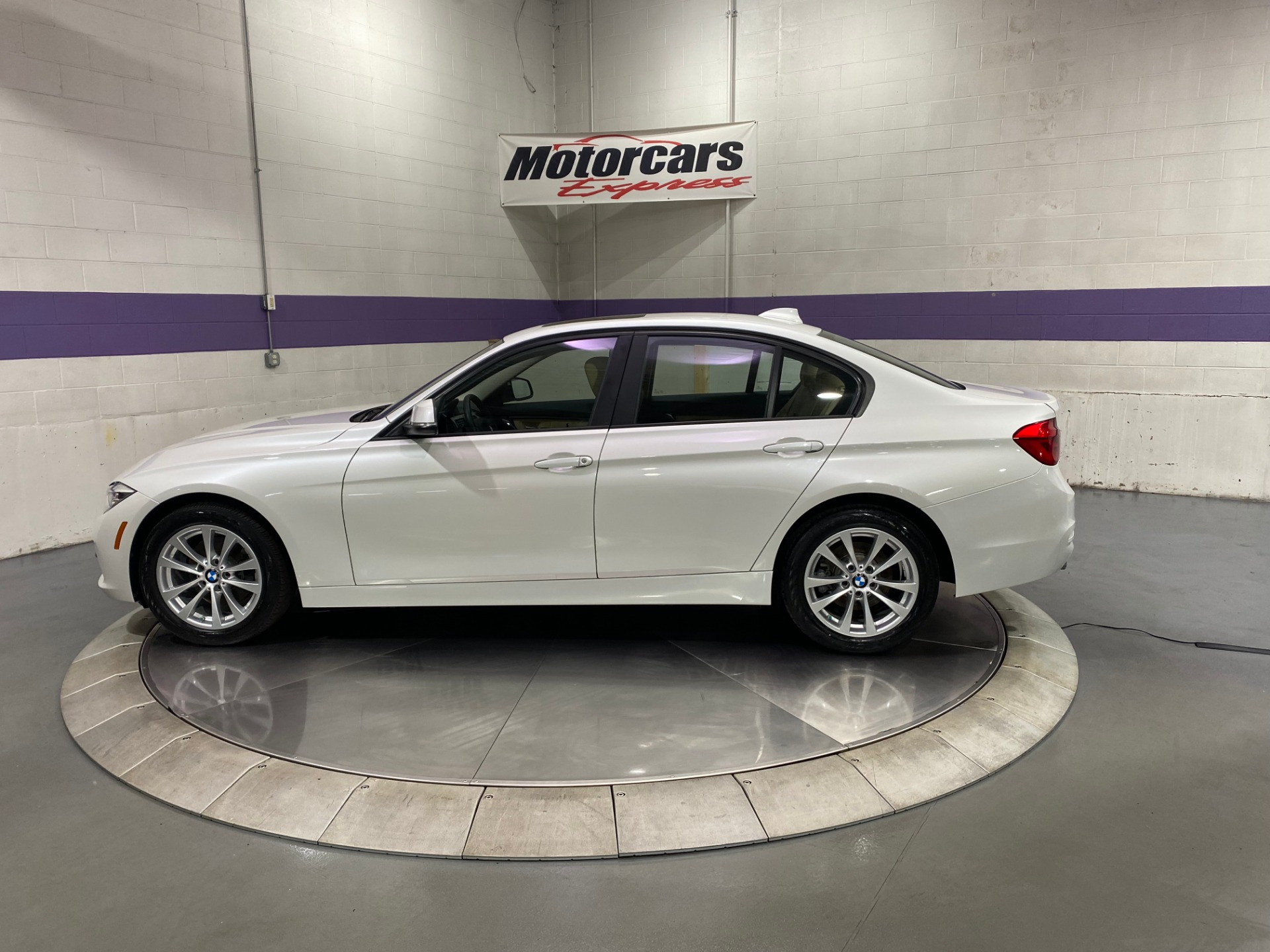 Used-2018-BMW-3-Series-320i-xDrive