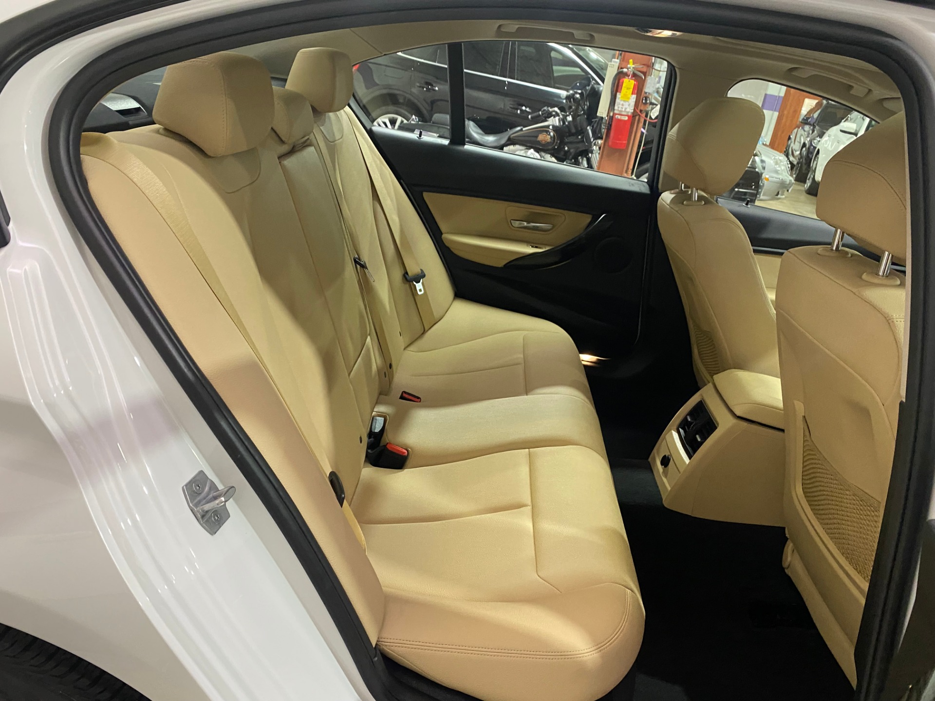 Used-2018-BMW-3-Series-320i-xDrive