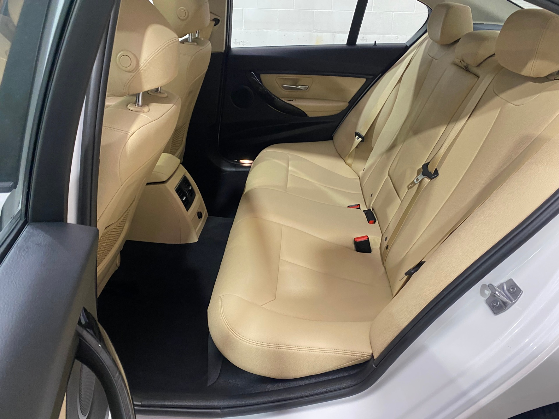 Used-2018-BMW-3-Series-320i-xDrive