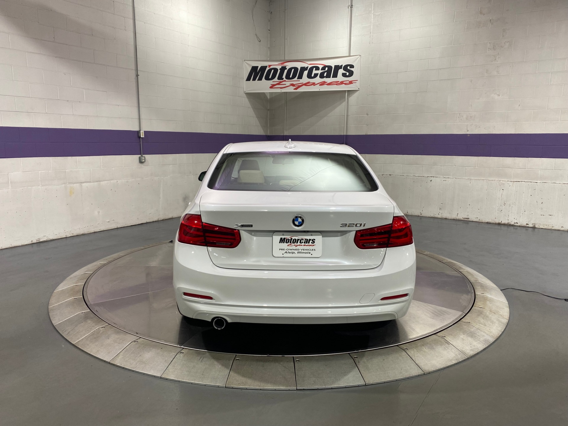 Used-2018-BMW-3-Series-320i-xDrive