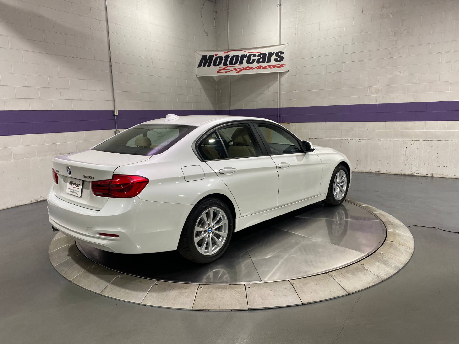 Used-2018-BMW-3-Series-320i-xDrive