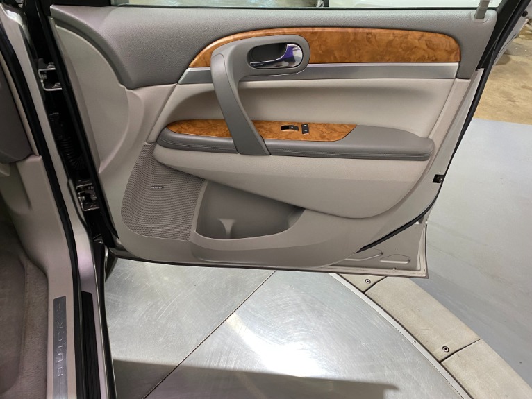 Used-2008-Buick-Enclave-CXL-FWD